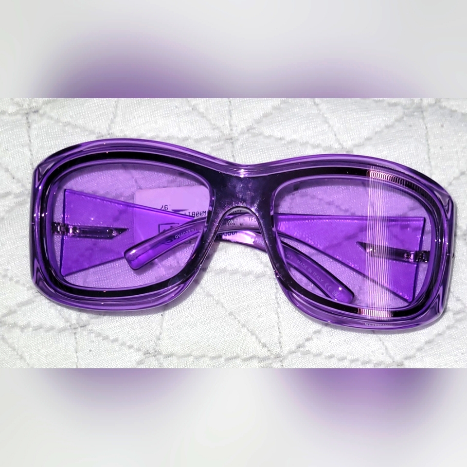 Givenchy Women's Purple/Violet Rectangular Sunglasses Gv40033uw 135.0.105 Nwt